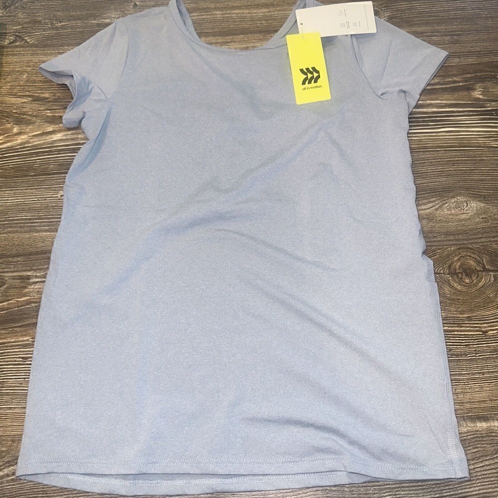 Girls' Short Sleeve Keyhole Back Gym T-Shirt - All in Motion Gray. Size XS. S